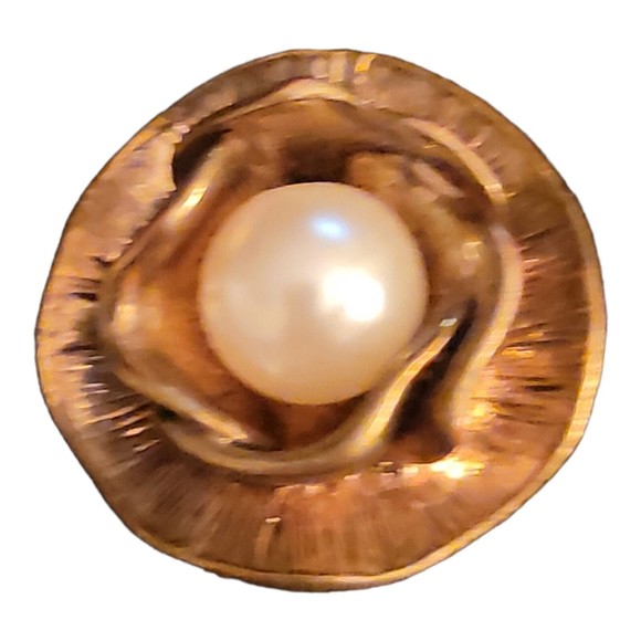 Unbranded Jewelry - Vintage Antiqued Gold Faux Pearl Flower Cocktail Ring Size 7